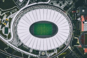 FIFA50亿美元收入目标-Uzi十二战封神，超神得分碾压顶尖防守，FPX极限挑战再创奇迹